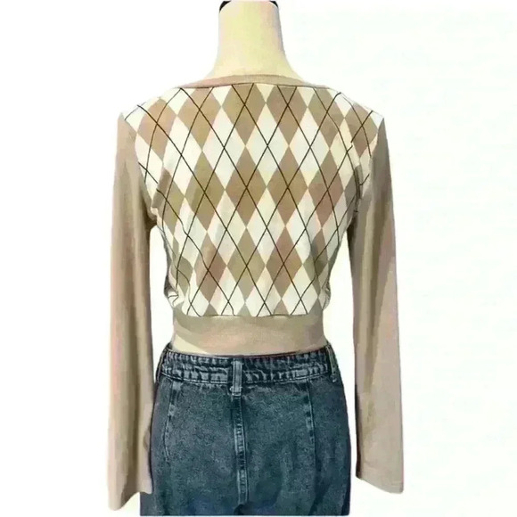 Juniors Shein Khaki Argyle Pattern Long Sleeve V Neck Cropped Top Size Small - Picture 4 of 10